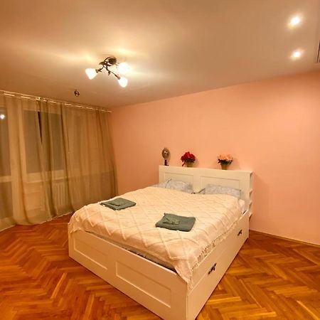 Entire Apartment In A Super Location - Cheap Monthly Rate 克拉科夫 外观 照片